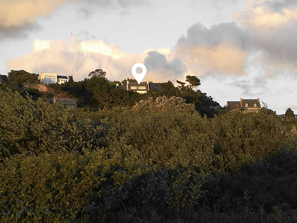 Situation de la maison en location à Trébeurden au dessus de la plage de Goas Treiz